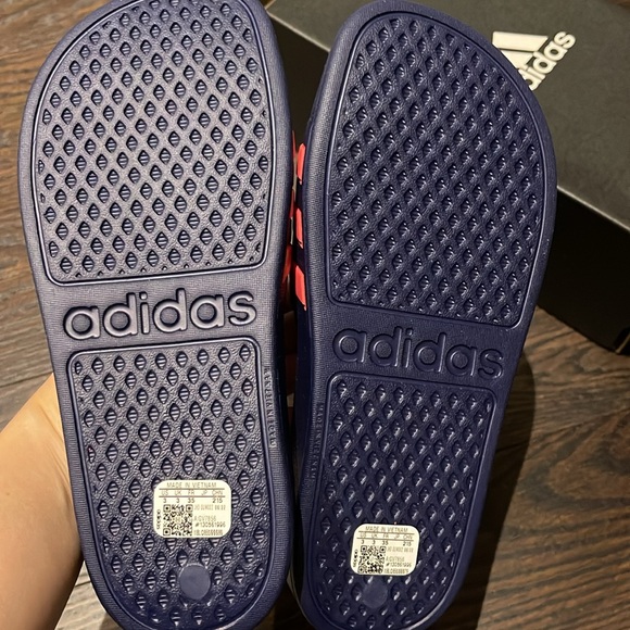 NWT big kid Adidas Adilette Aqua slides navy pink sandals - Picture 5 of 8